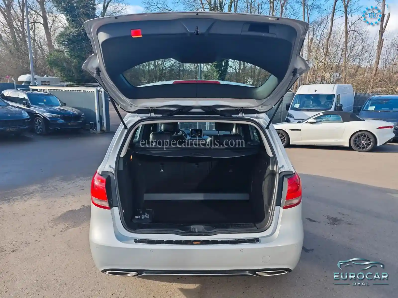 Mercedes-Benz B 180