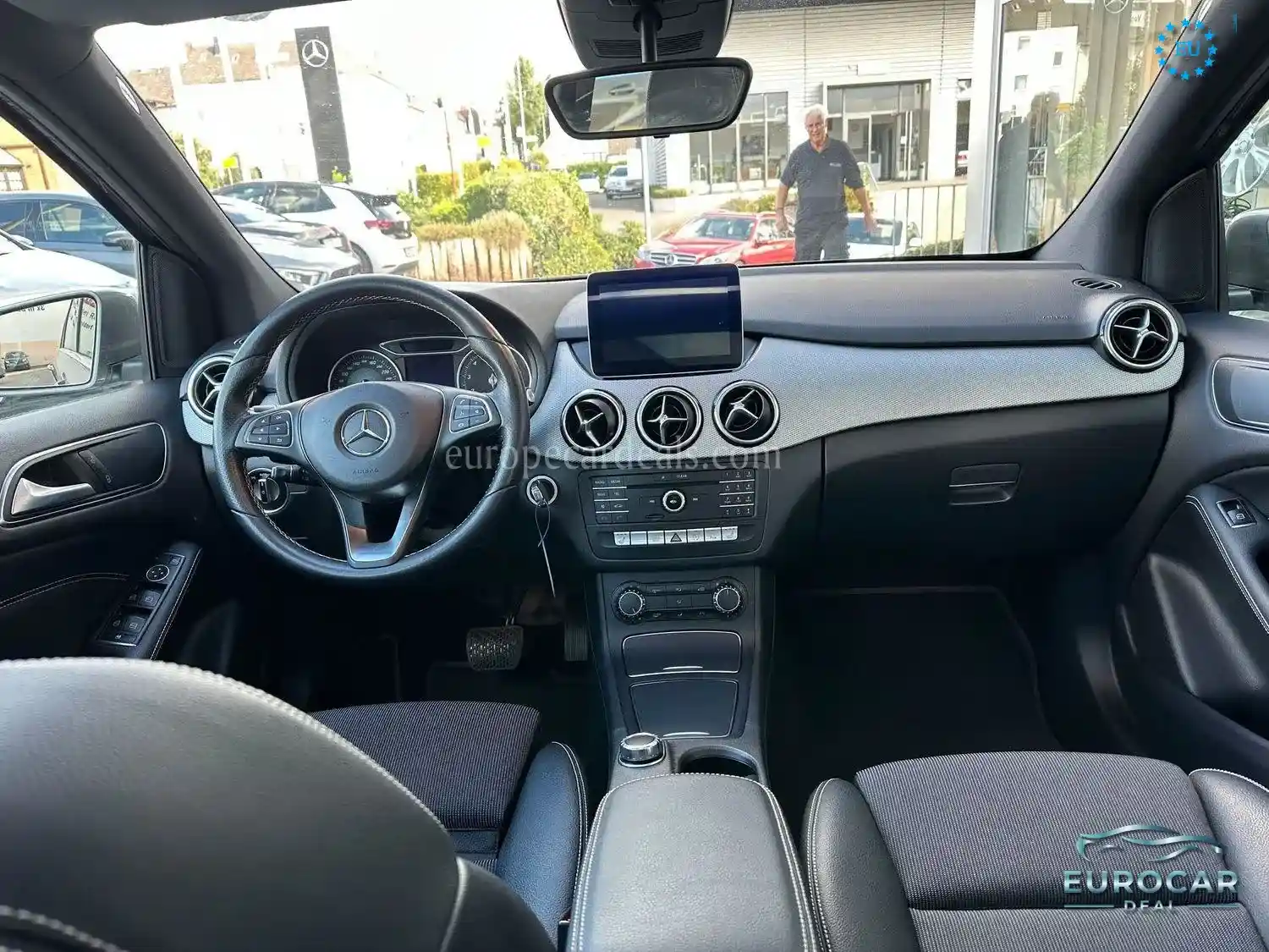 Mercedes-Benz B 200