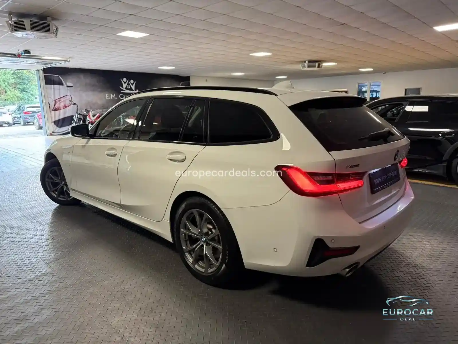 BMW 330