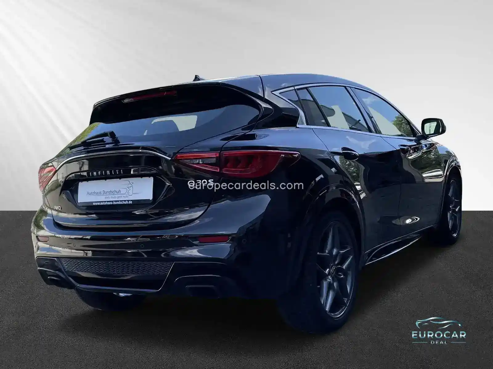 Infiniti Q30