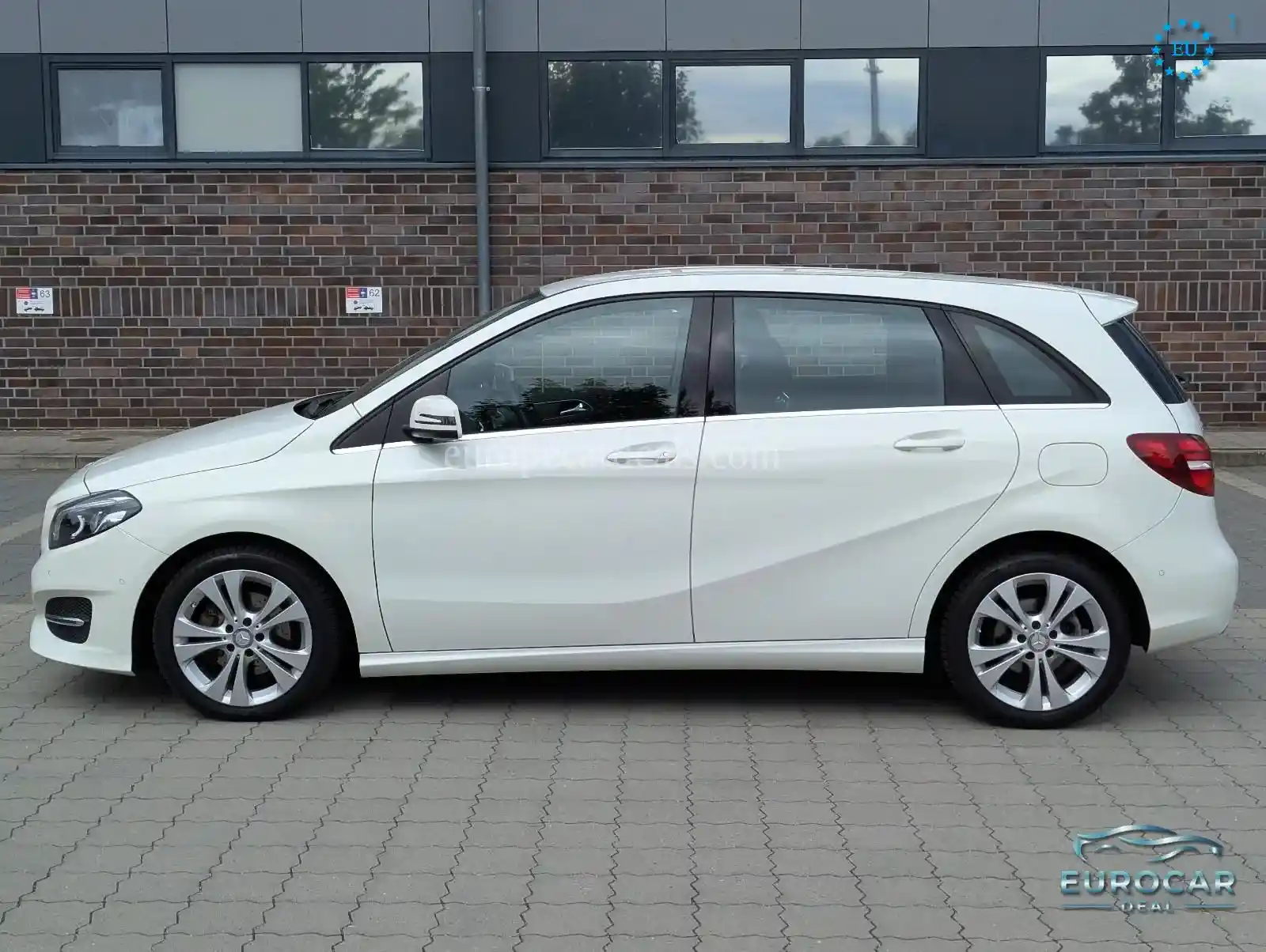 Mercedes-Benz B 180