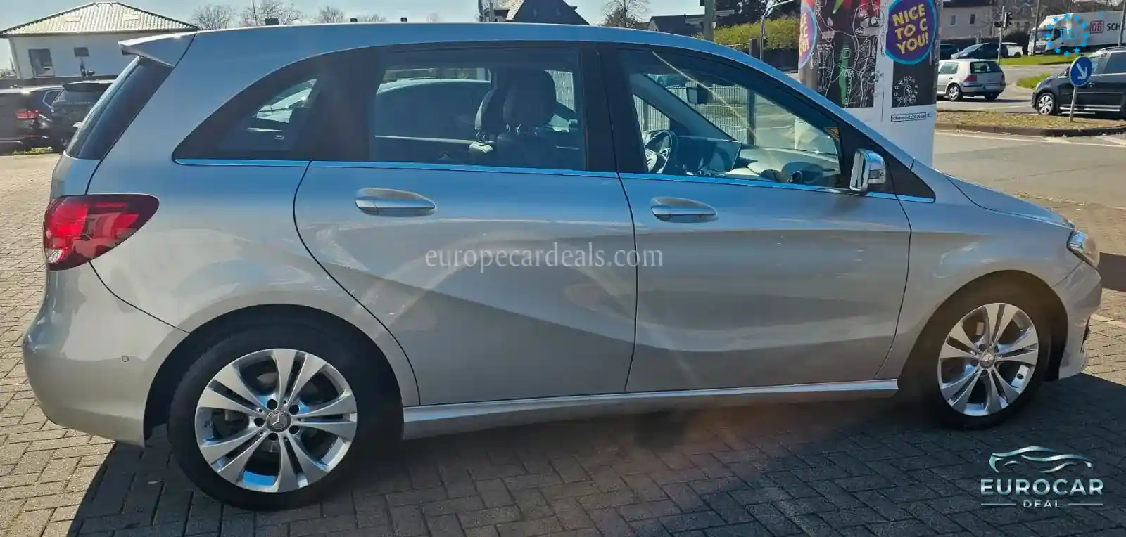 Mercedes-Benz B 180