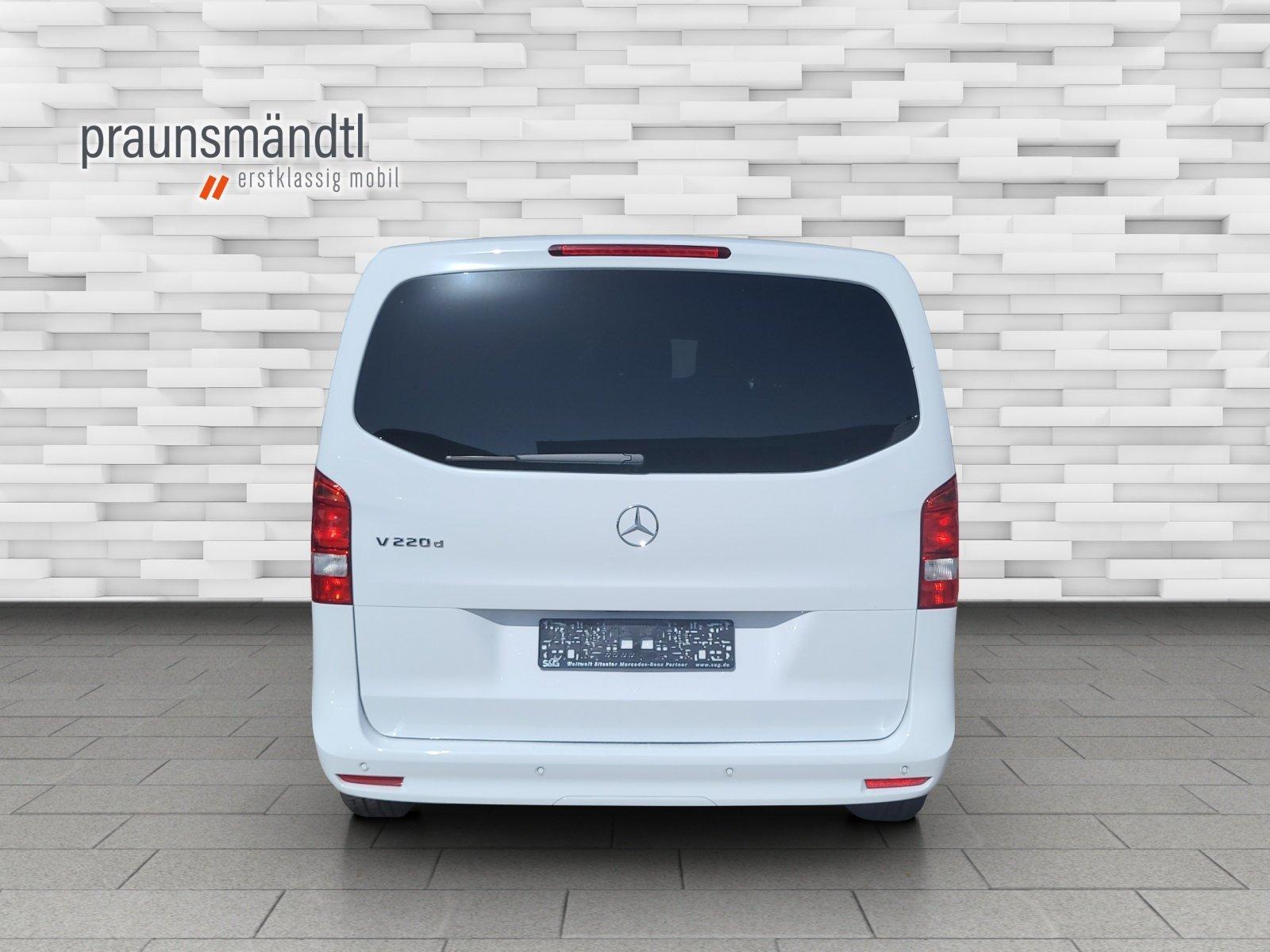 Mercedes-Benz V 220