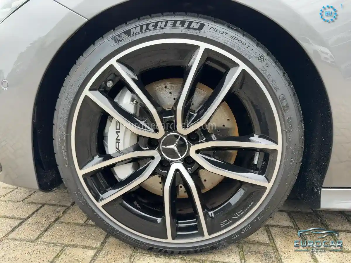 Mercedes-Benz CLA 35 AMG Shooting Brake