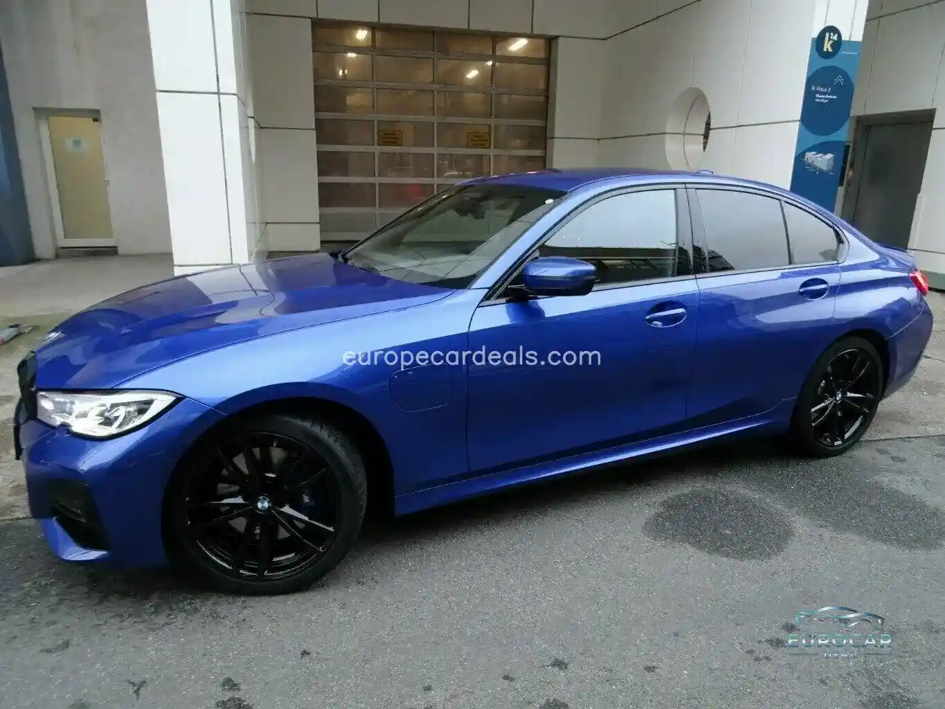 BMW 330