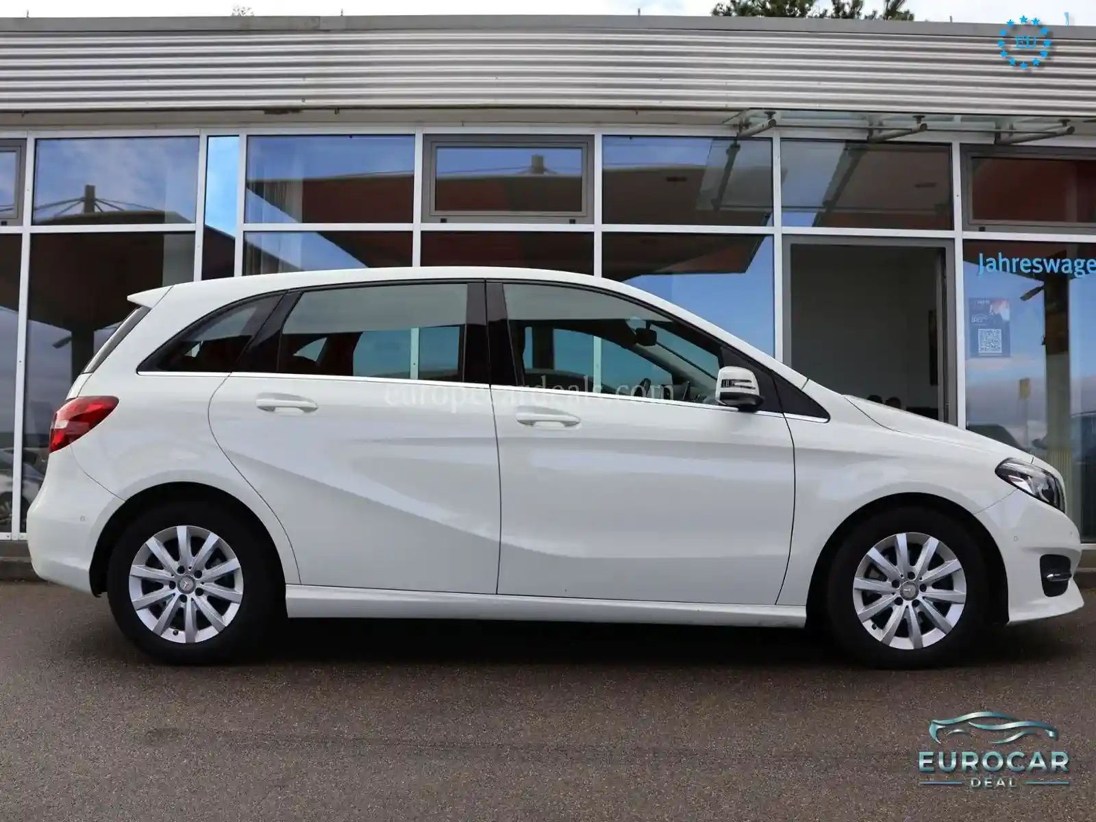 Mercedes-Benz B 180