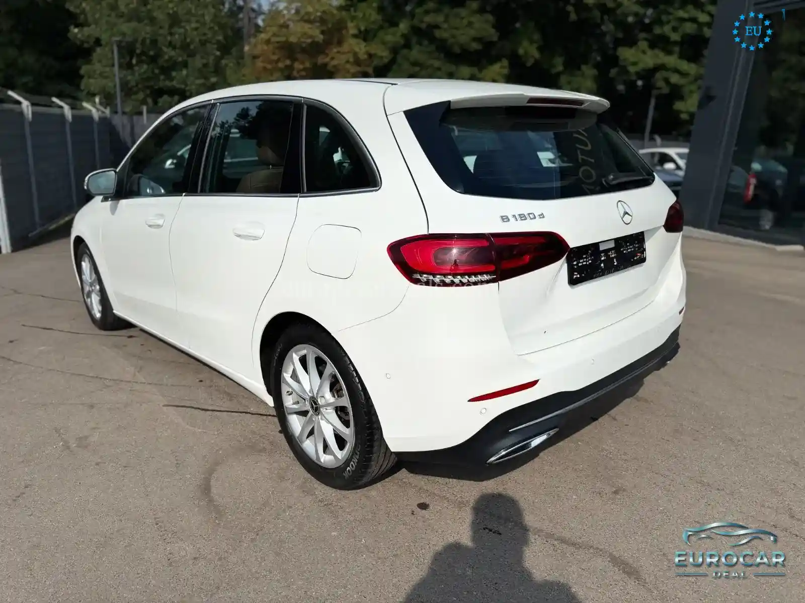 Mercedes-Benz B 180