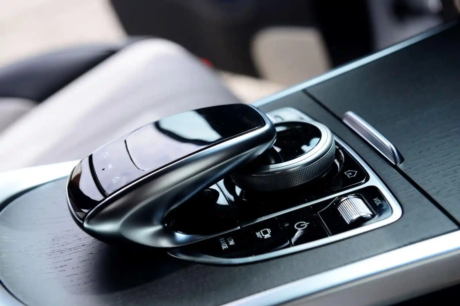 Mercedes-Benz G 500