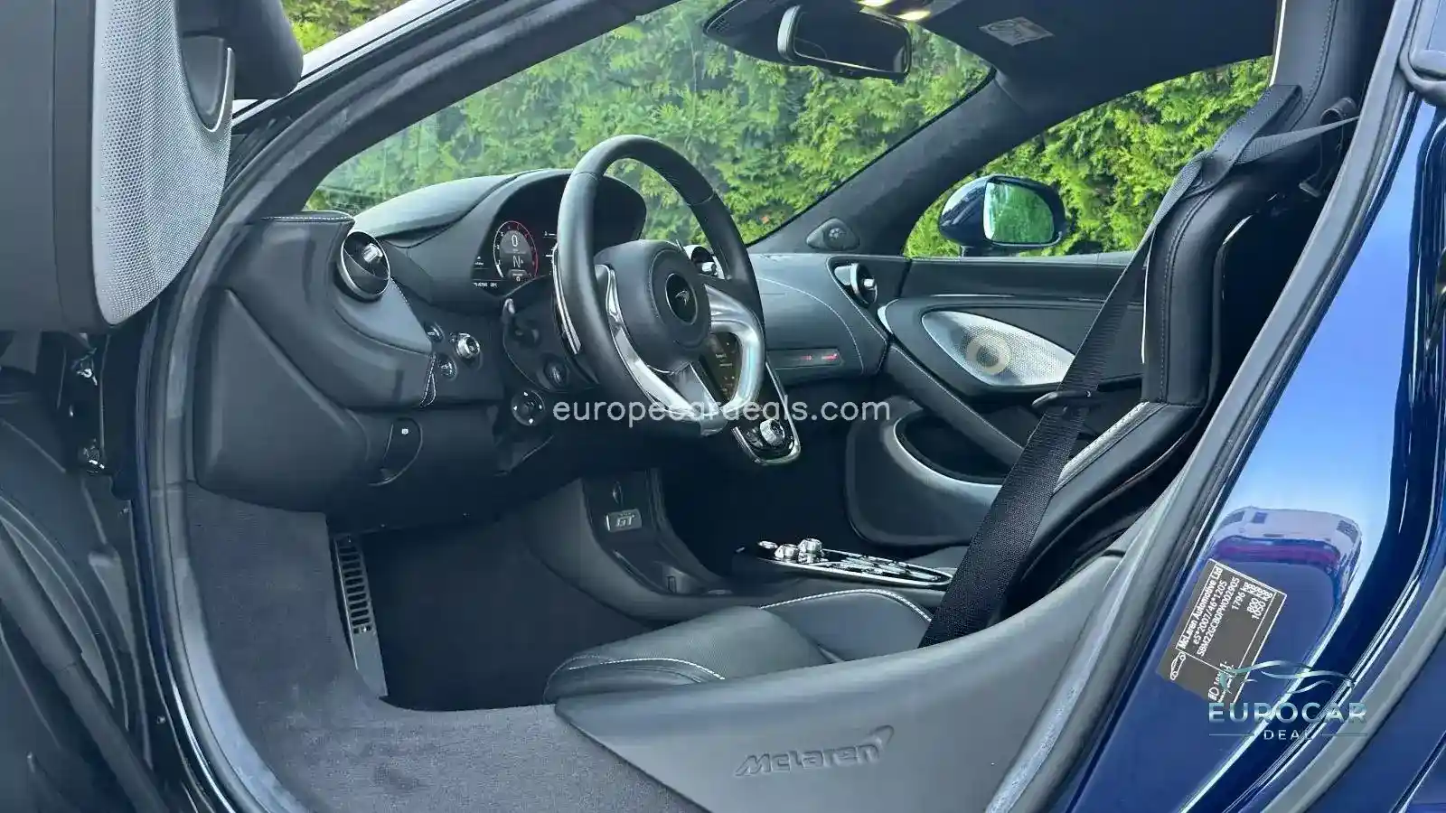 McLaren GT