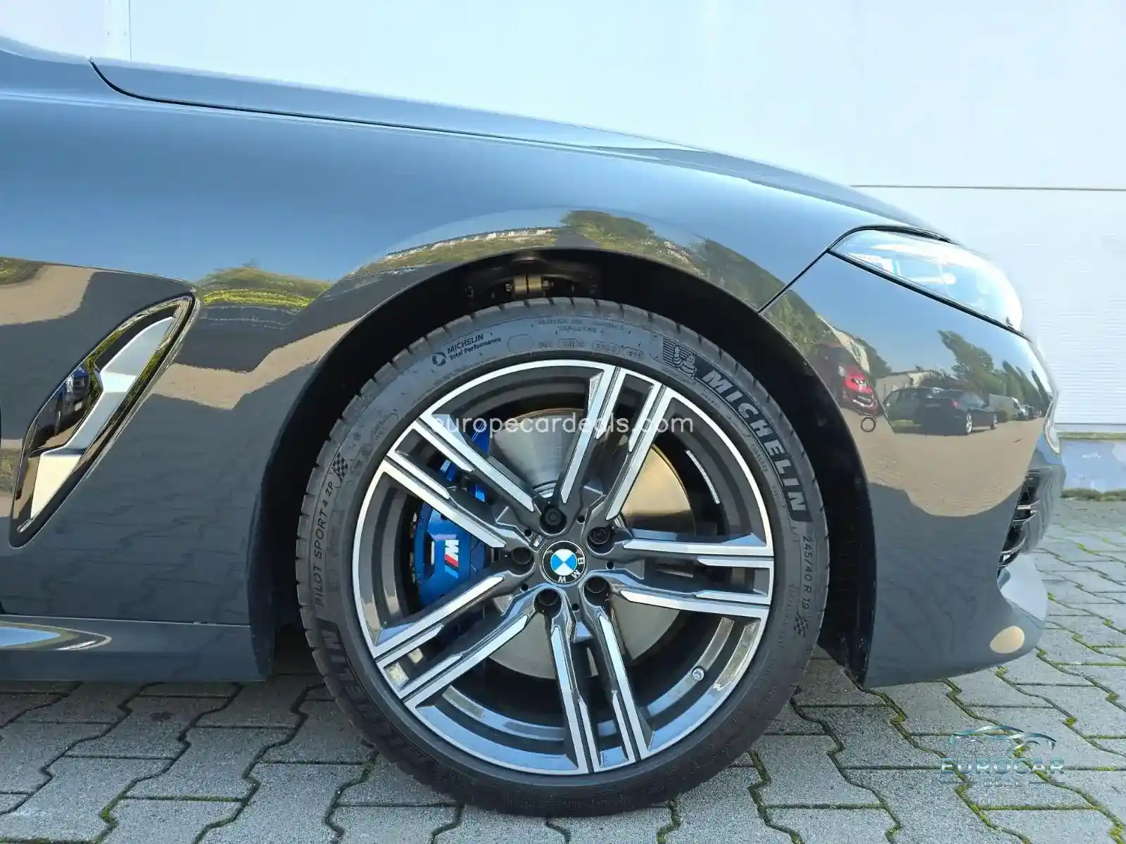 BMW 840