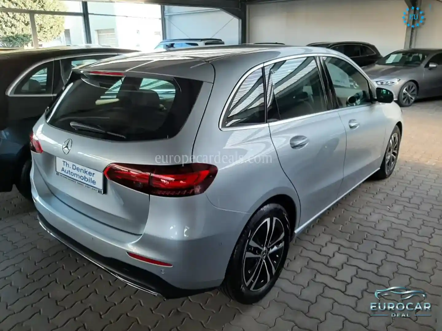 Mercedes-Benz B 180