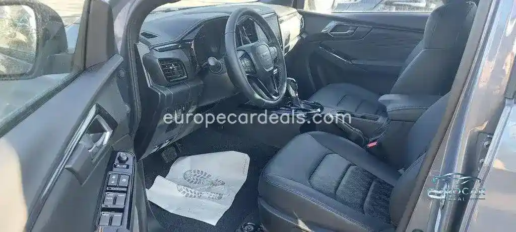 Double Cab 4WD Autm. V-Cross