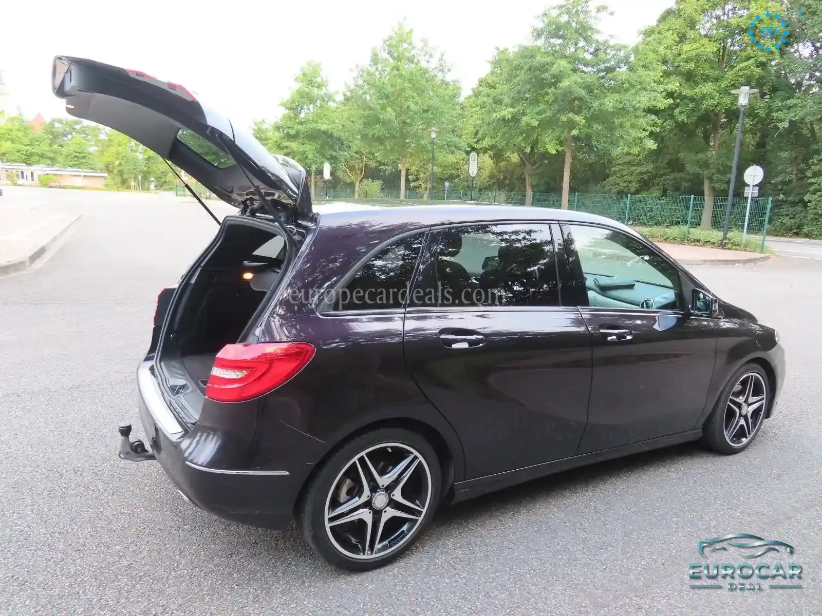 Mercedes-Benz B 180