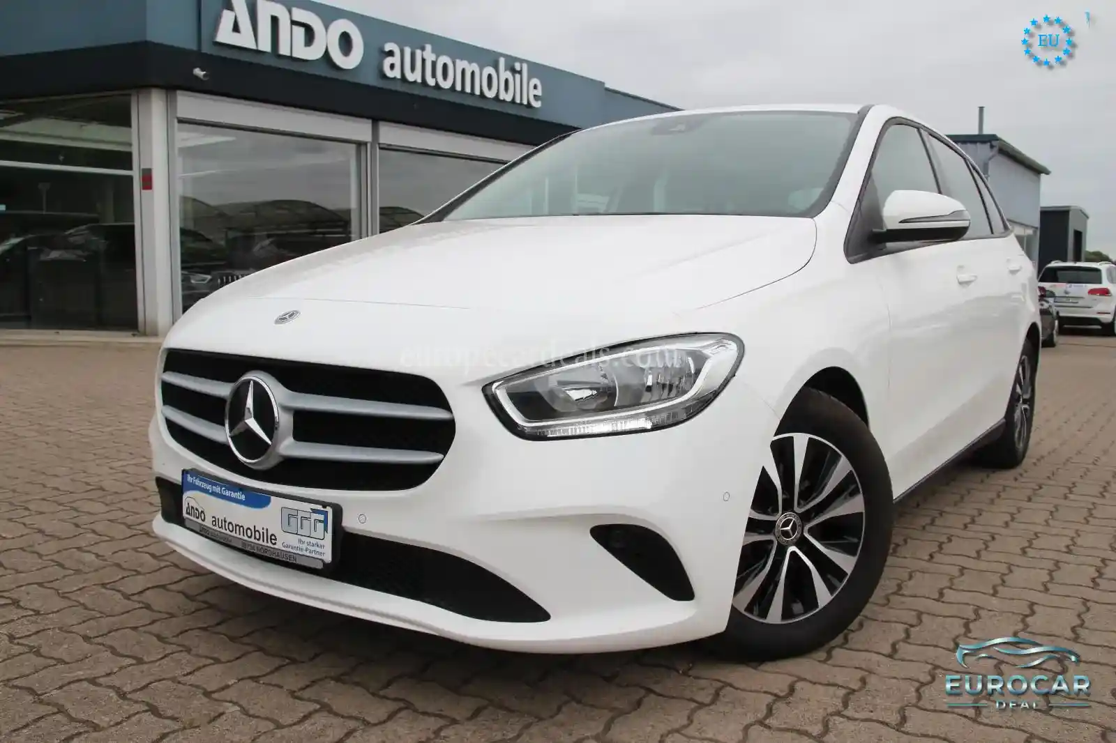 Mercedes-Benz B 180