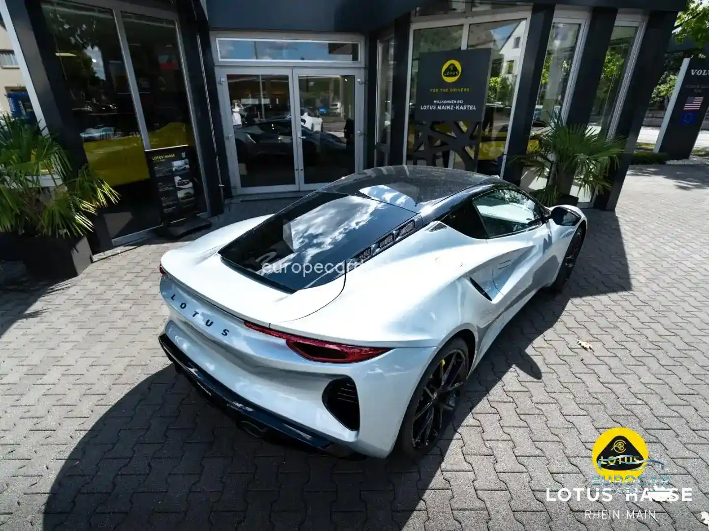 Lotus Emira