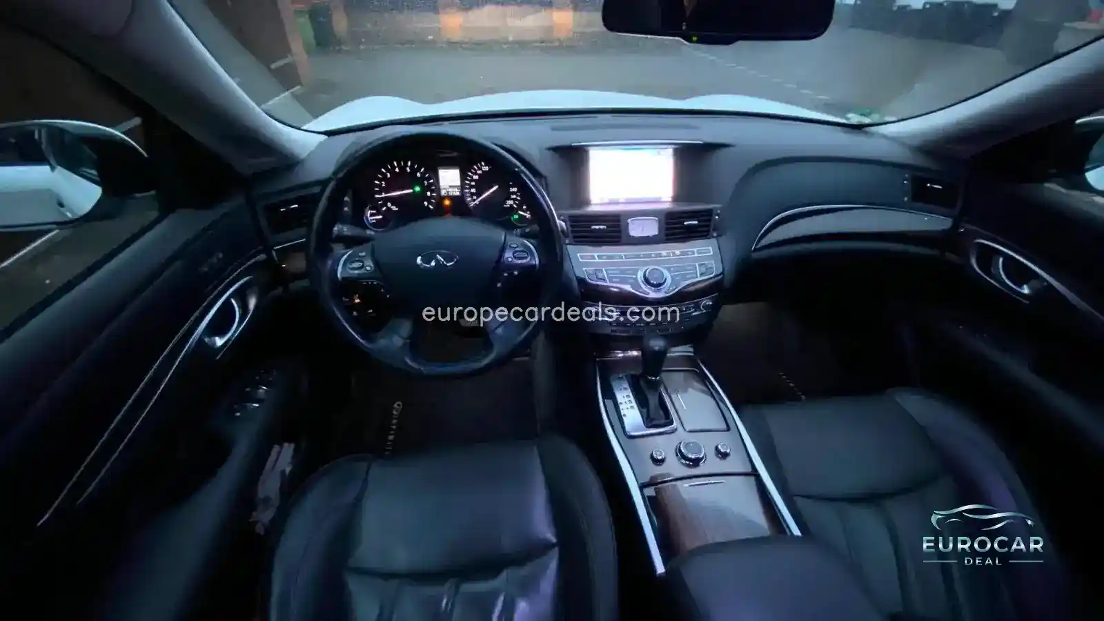 Infiniti Q70