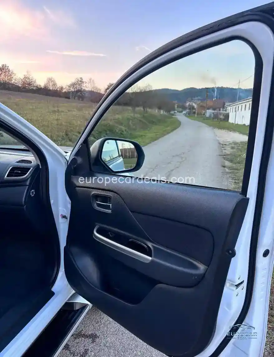 Mitsubishi L200