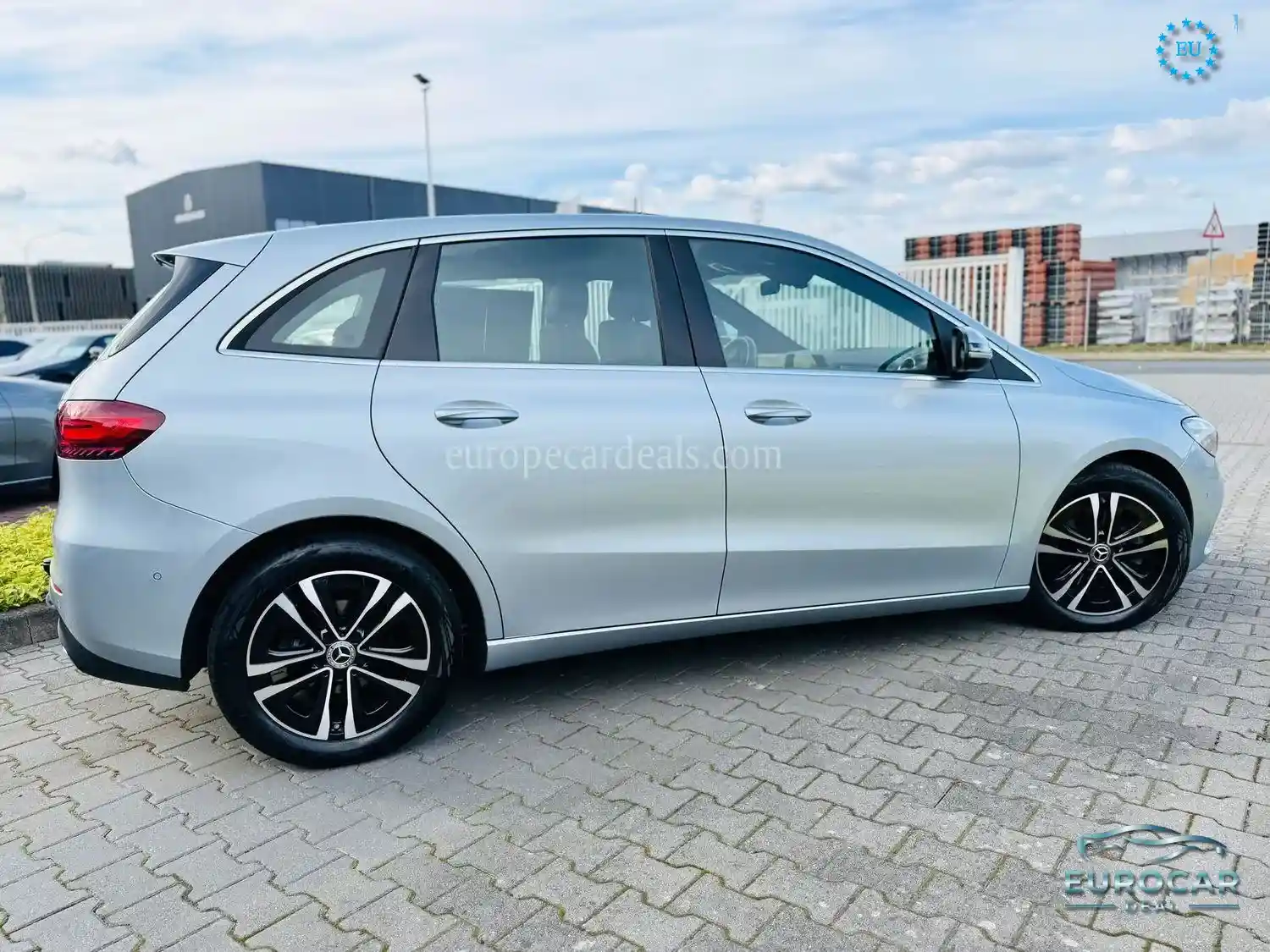 Mercedes-Benz B 180