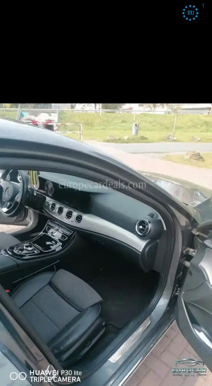 Mercedes-Benz E 200