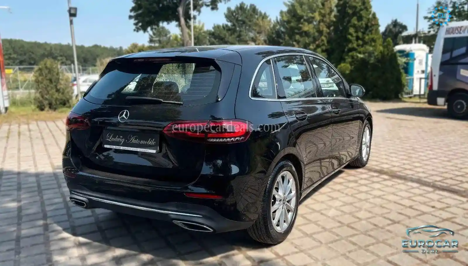 Mercedes-Benz B 220
