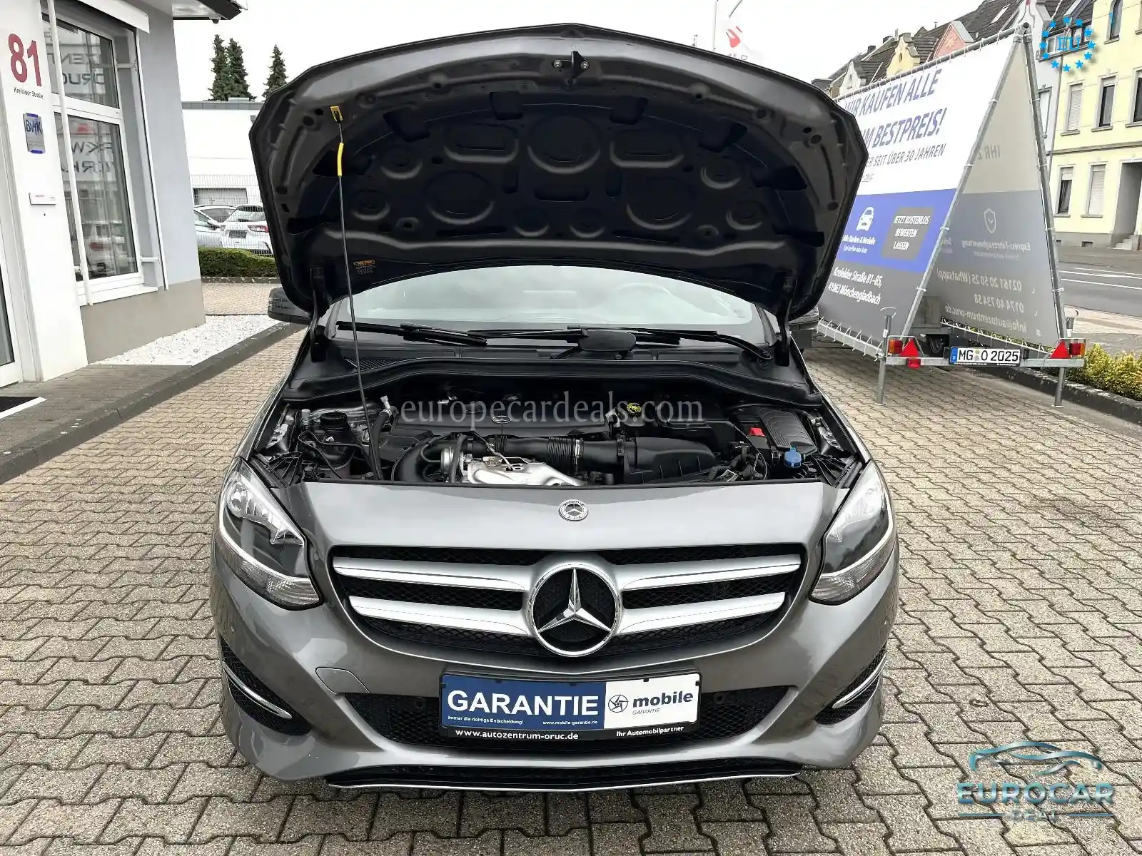 Mercedes-Benz B 180
