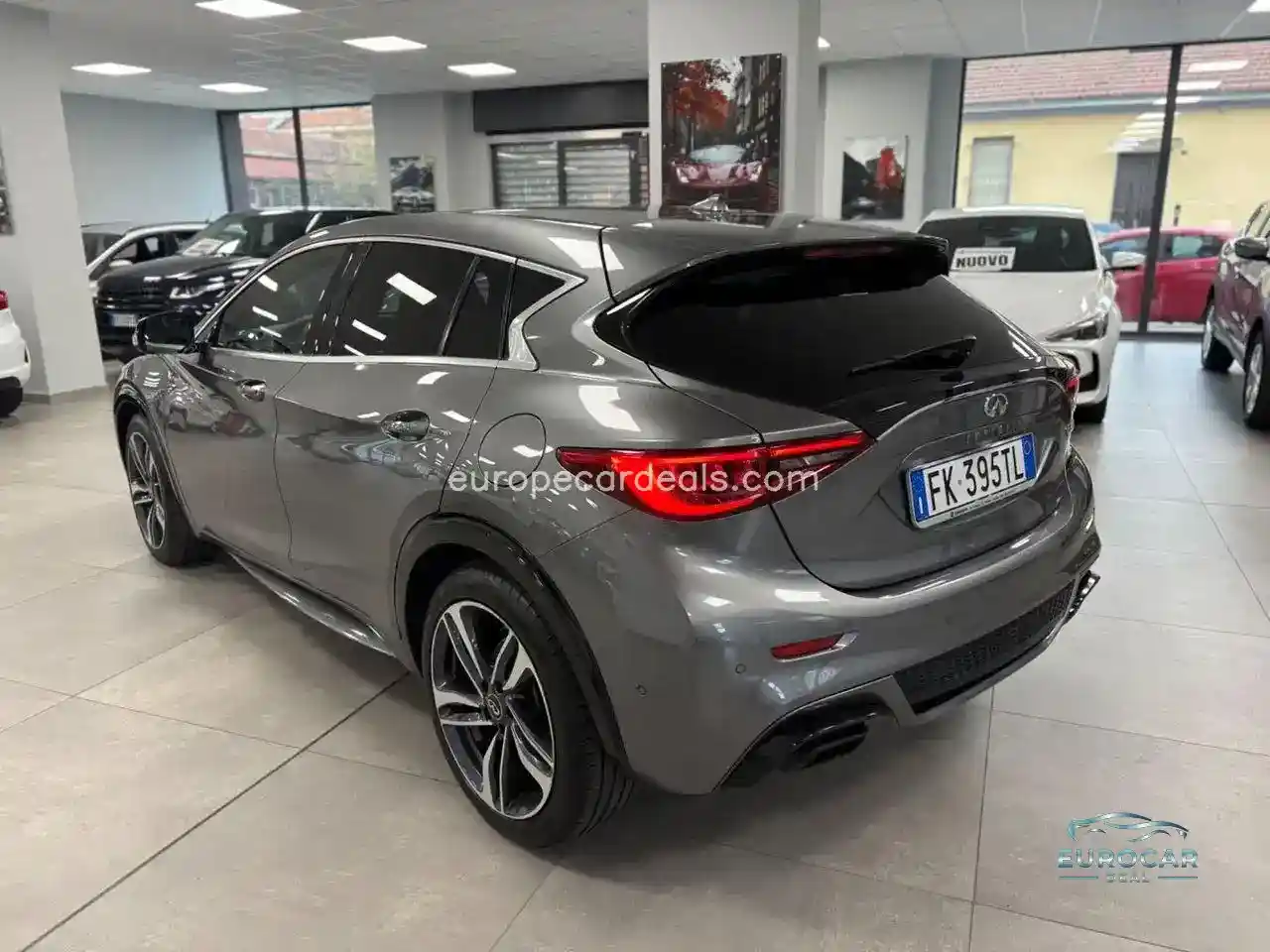 Infiniti Q30