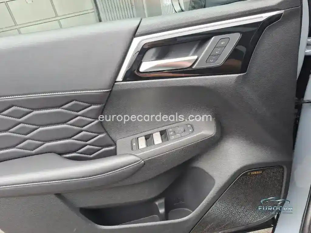 Mitsubishi Plug-in Hybrid Outlander