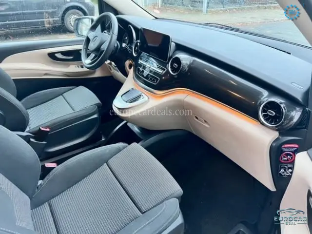 Mercedes-Benz V 220