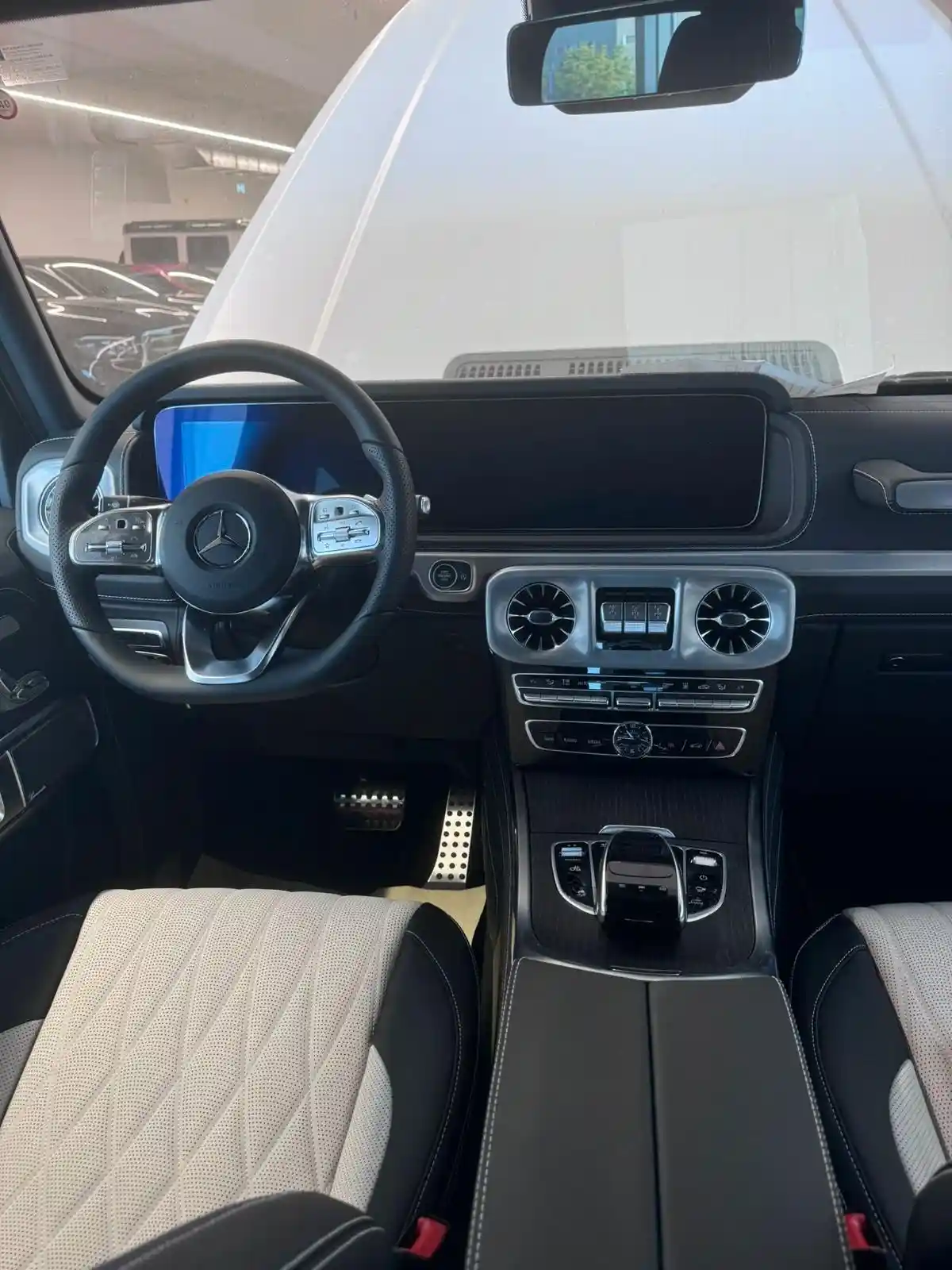 Mercedes-Benz G 500