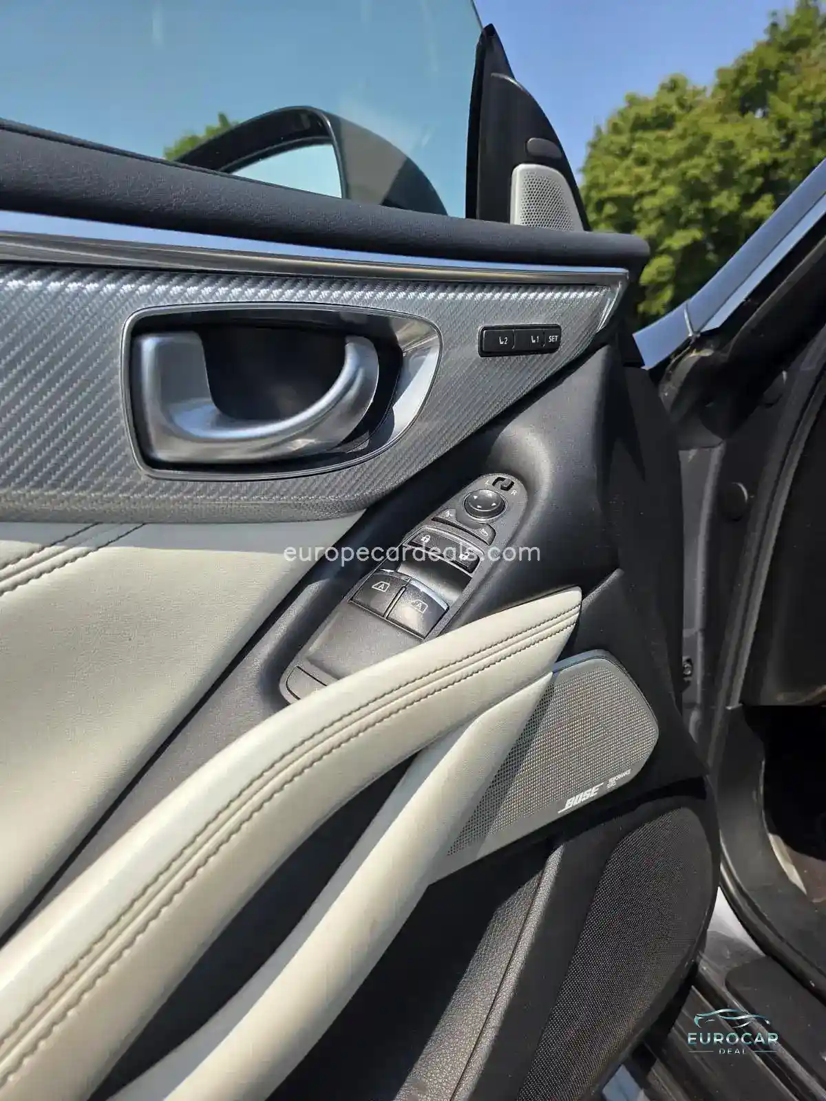 Infiniti Q60