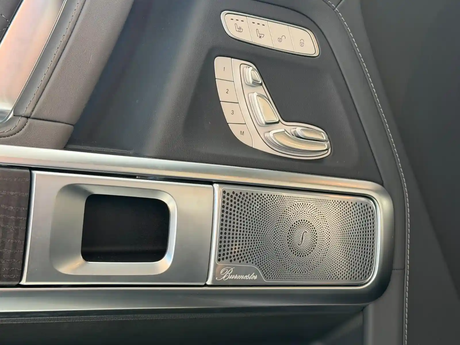 Mercedes-Benz G 500