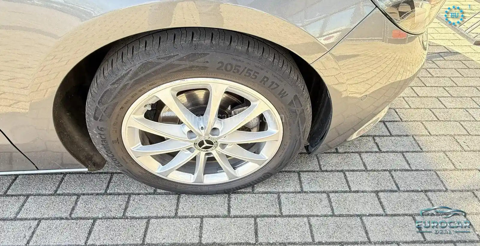 Mercedes-Benz B 180