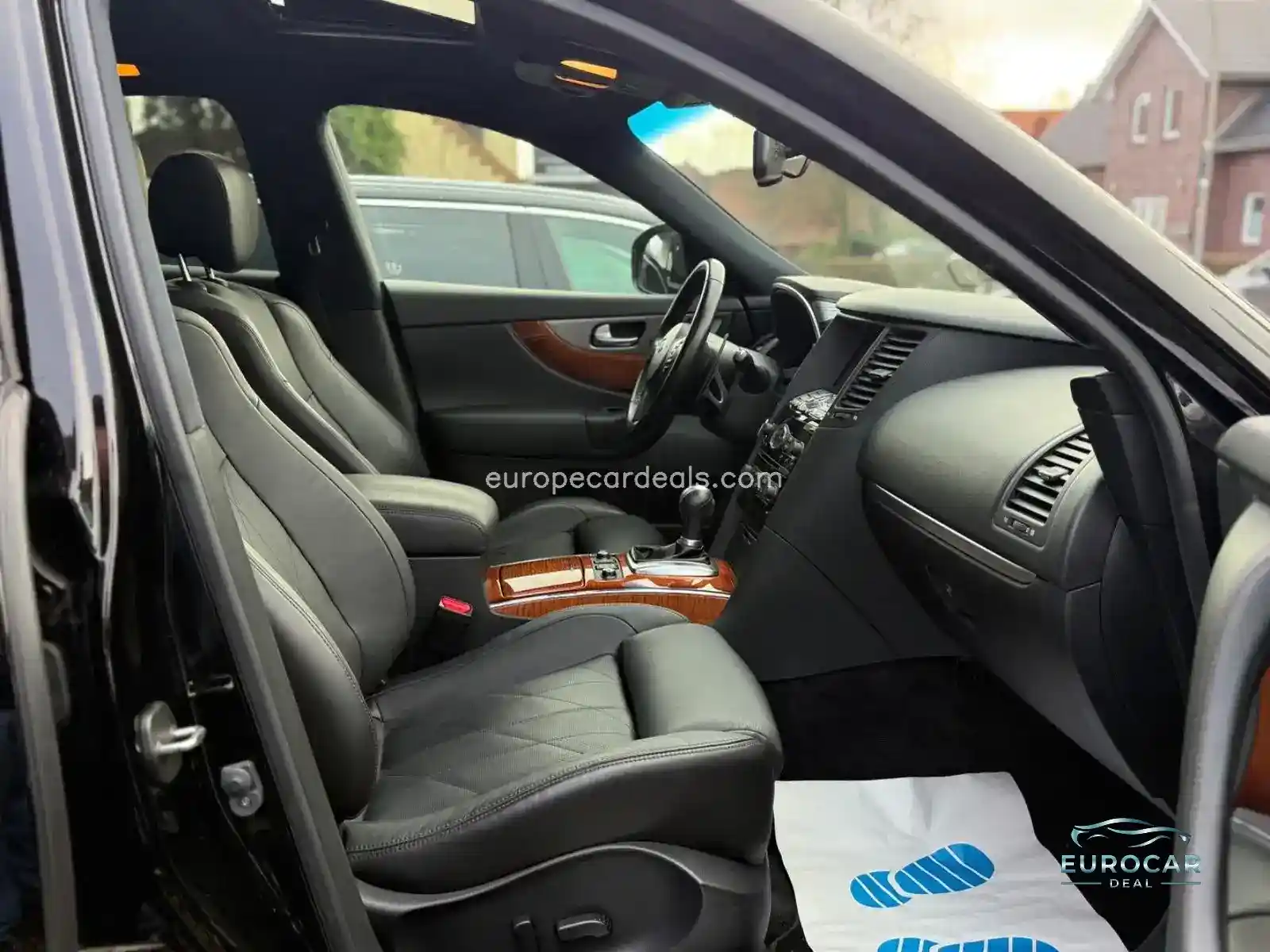 Infiniti QX70