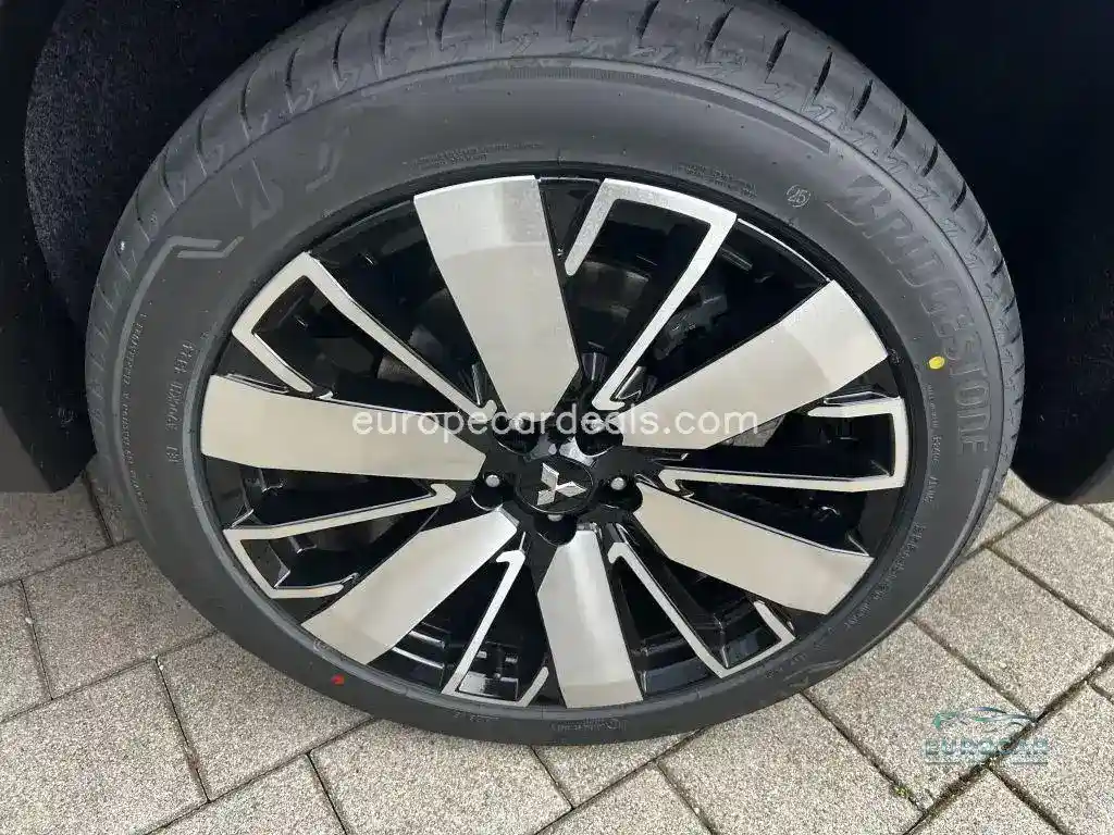 Mitsubishi Plug-in Hybrid Outlander
