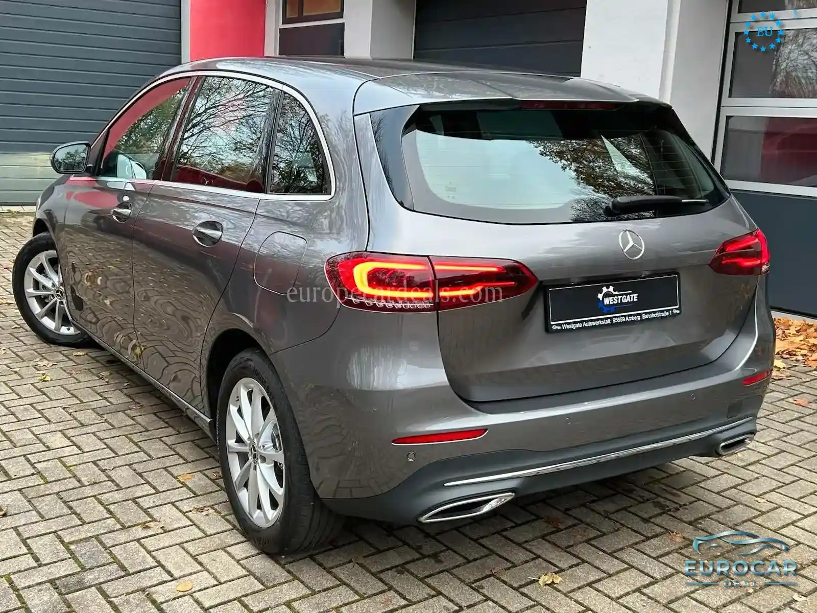Mercedes-Benz B 180
