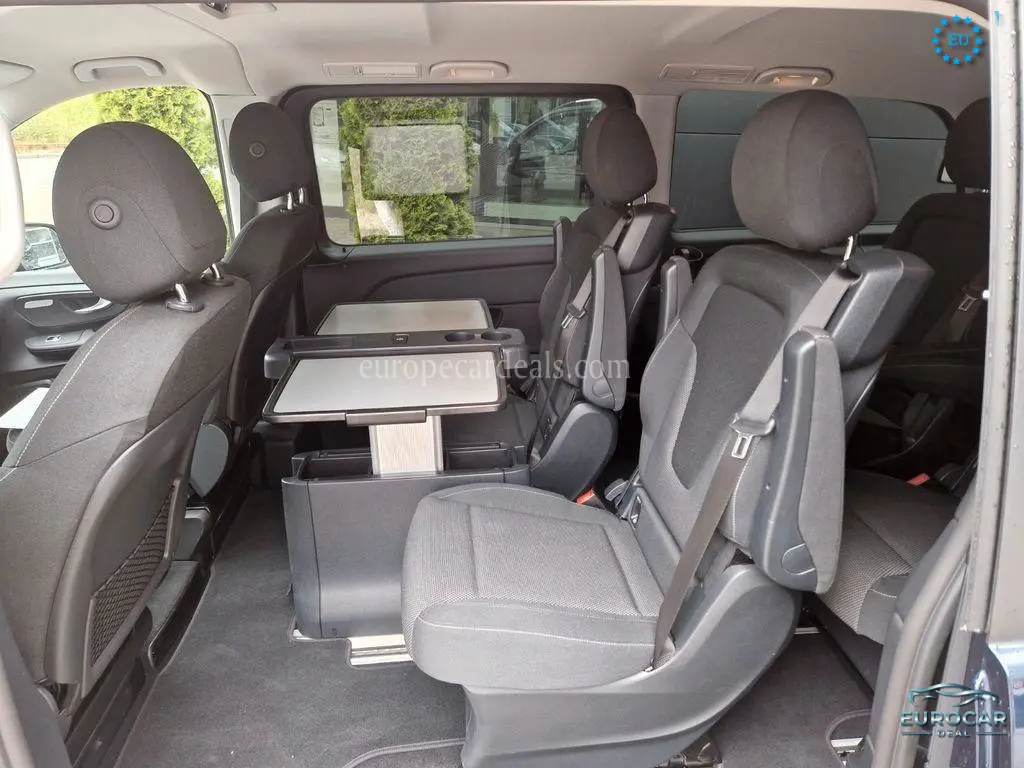Mercedes-Benz V 220