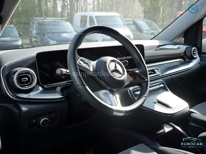Mercedes-Benz V 220