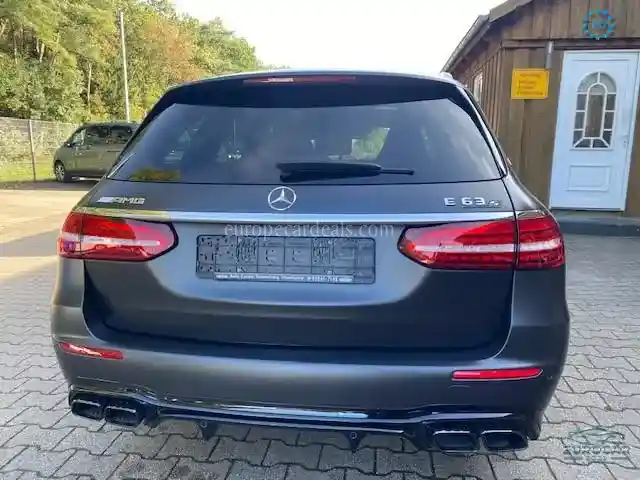 Mercedes-Benz E 63 AMG