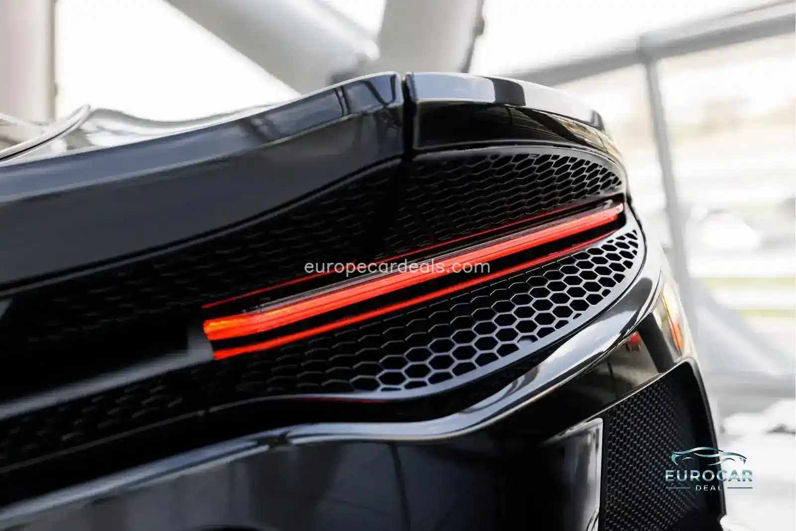 McLaren GT