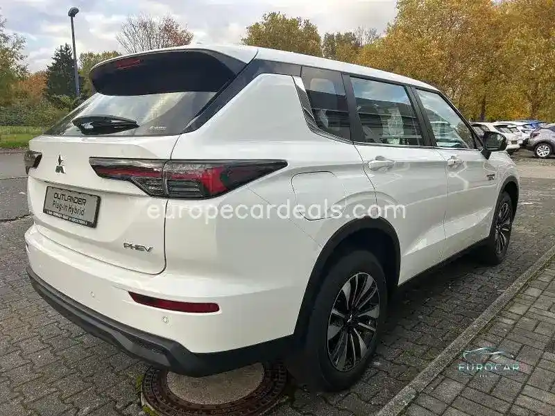 Mitsubishi Plug-in Hybrid Outlander