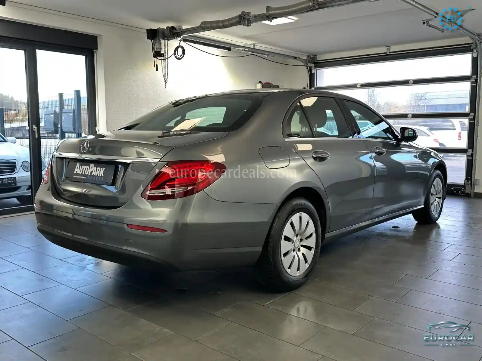 Mercedes-Benz E 200