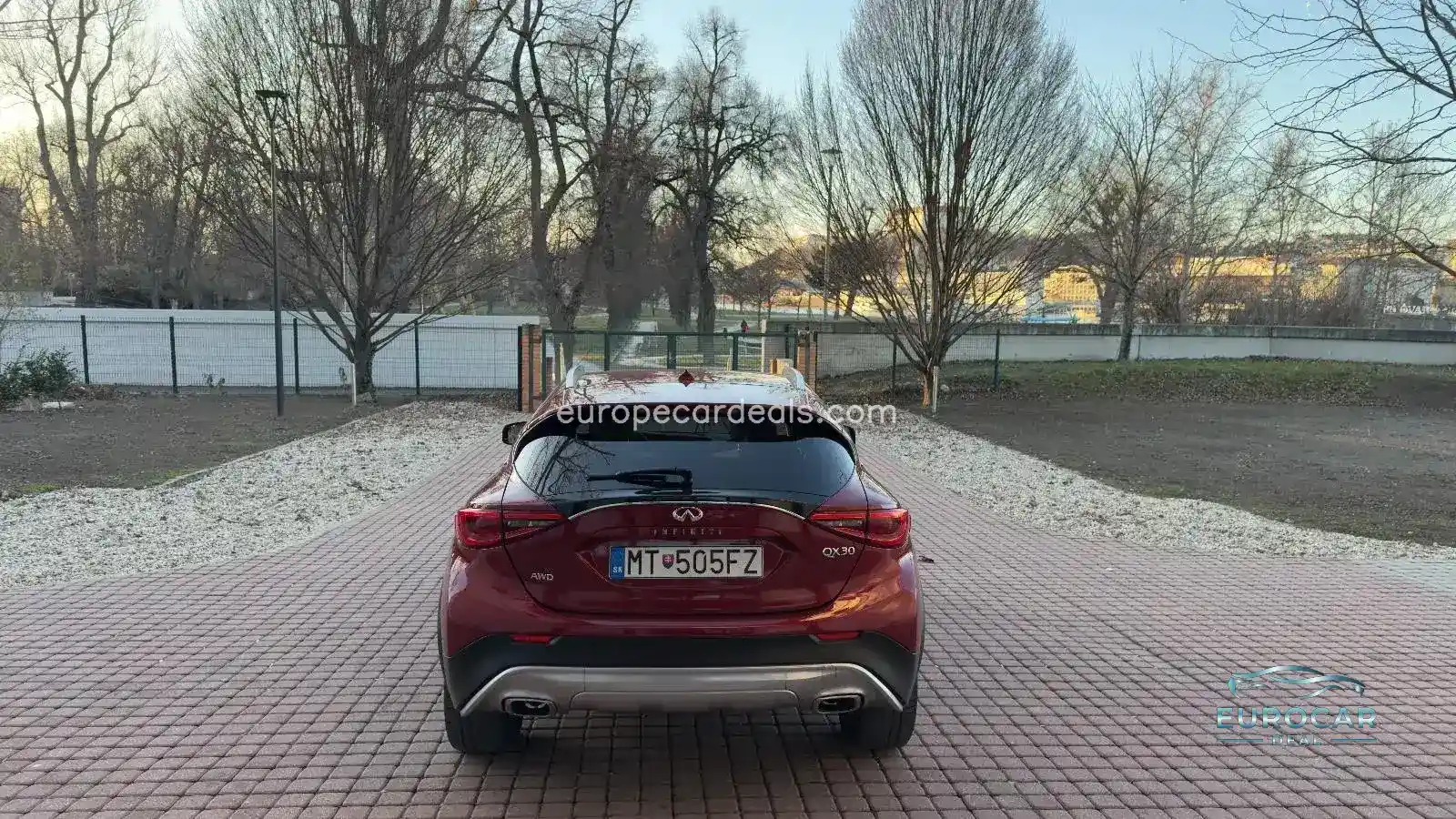 Infiniti QX30