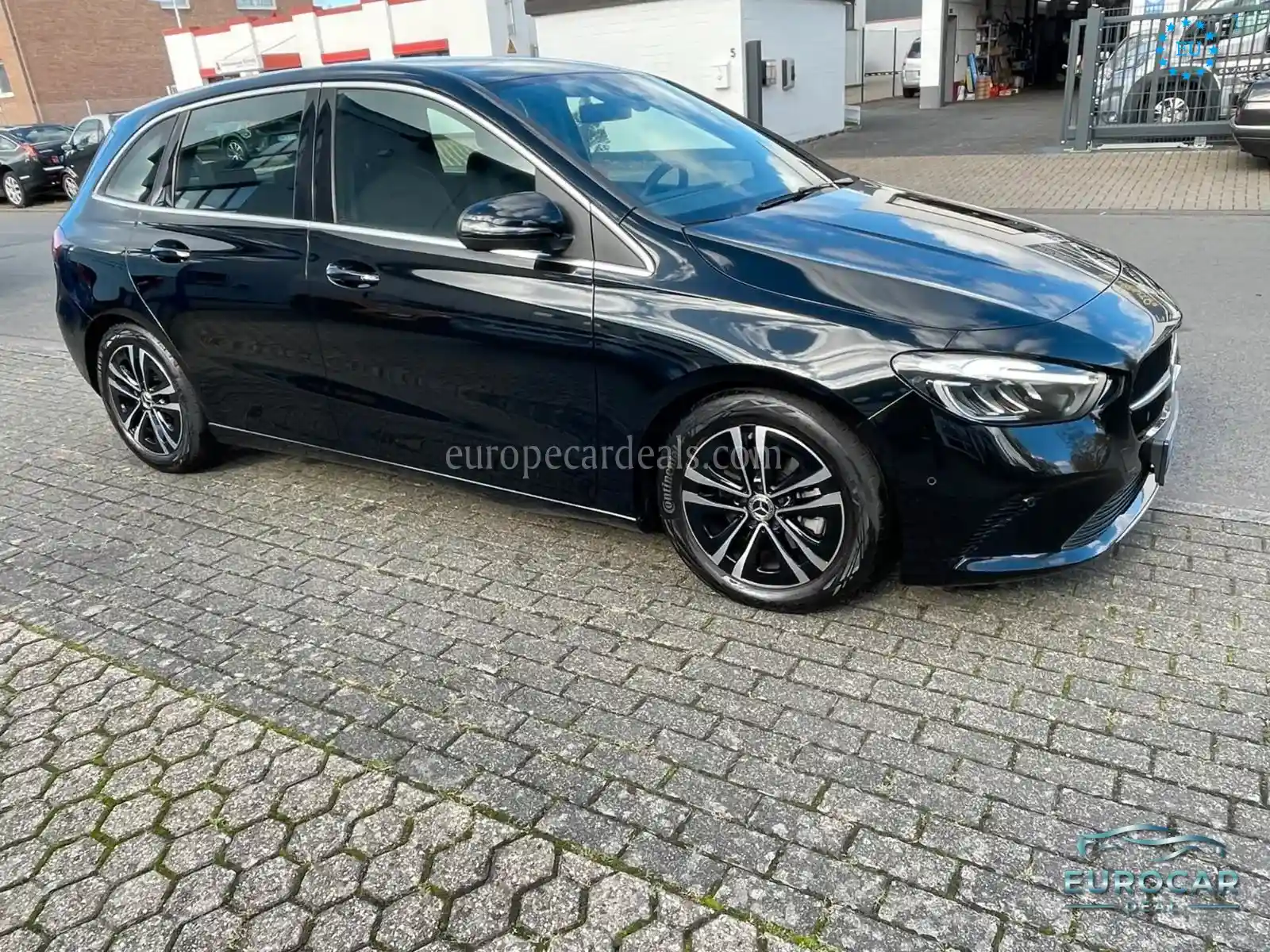 Mercedes-Benz B 180