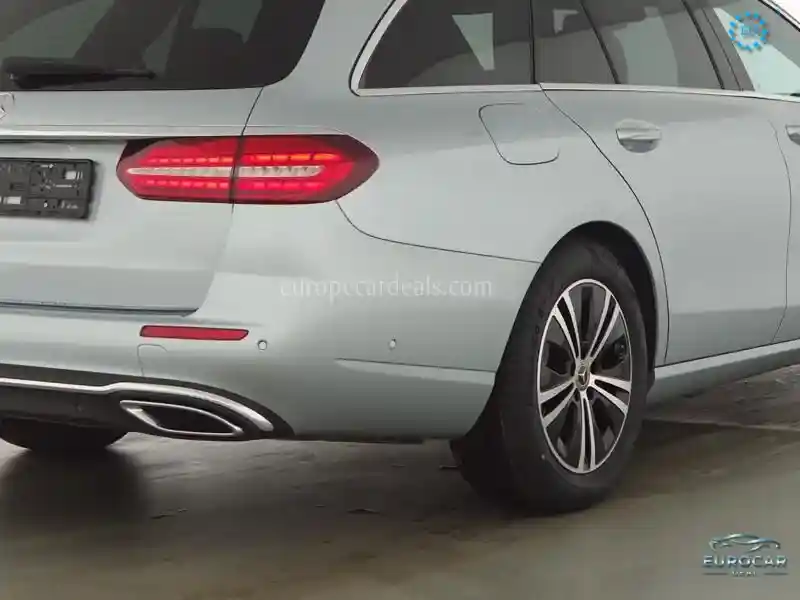 Mercedes-Benz E 200