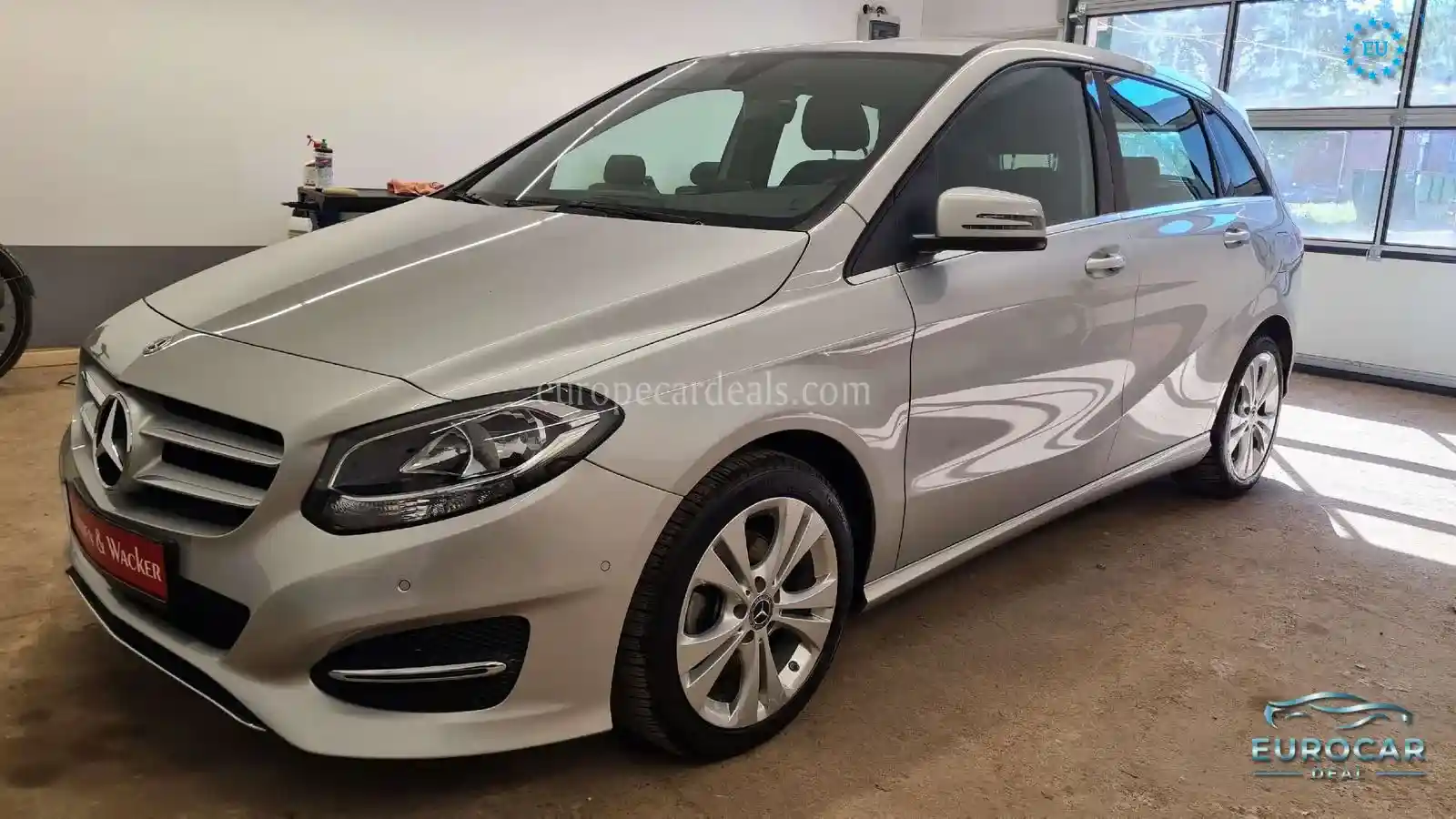 Mercedes-Benz B 180