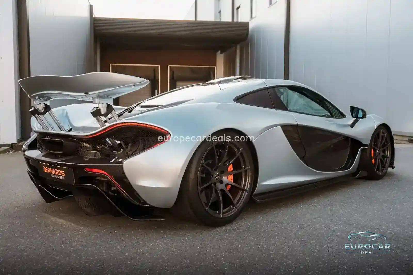 McLaren P1