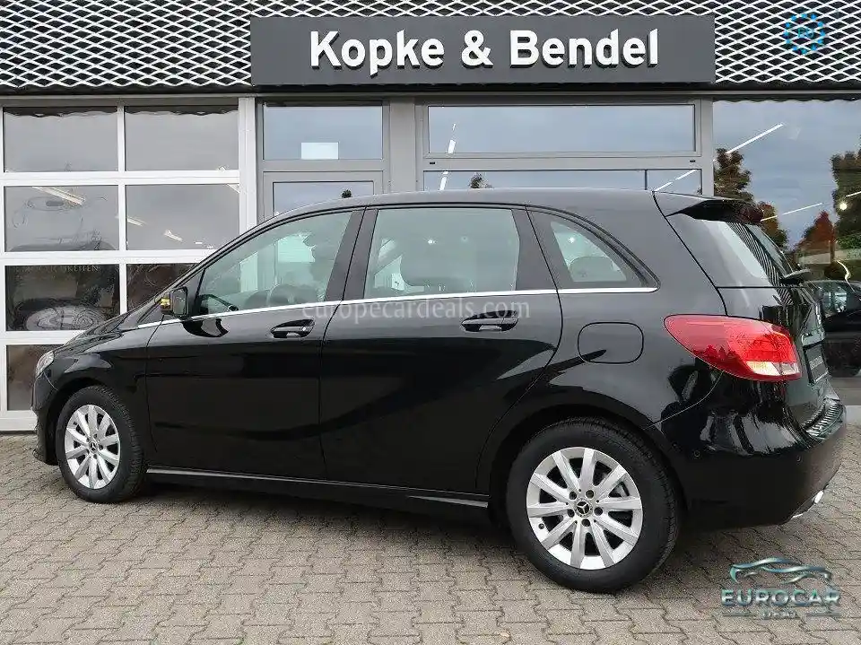 Mercedes-Benz B 180