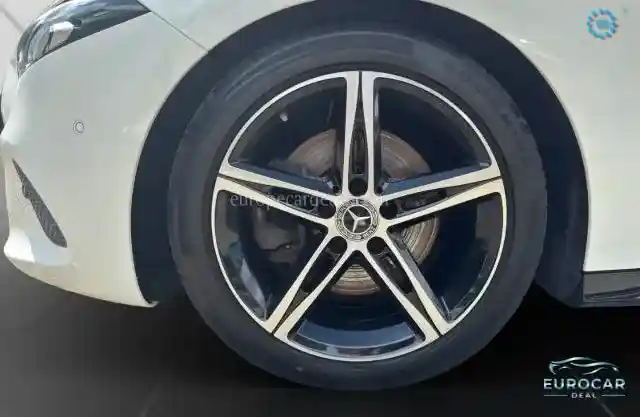Mercedes-Benz A 220