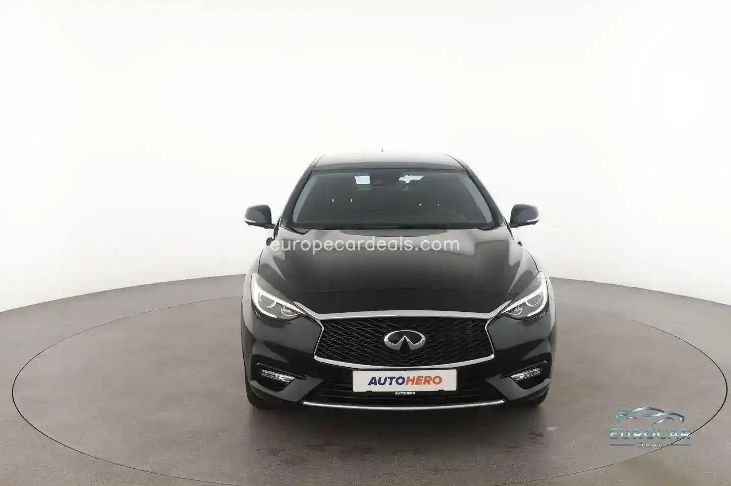 Infiniti Q30