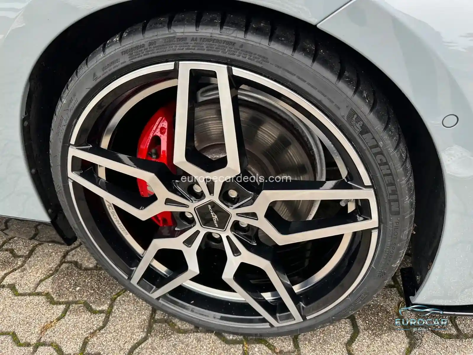 BMW M240i